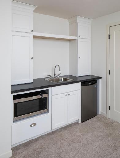 1725 Dupont Avenue S, Minneapolis, MN 55403