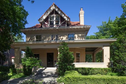 1725 Dupont Avenue S, Minneapolis, MN 55403
