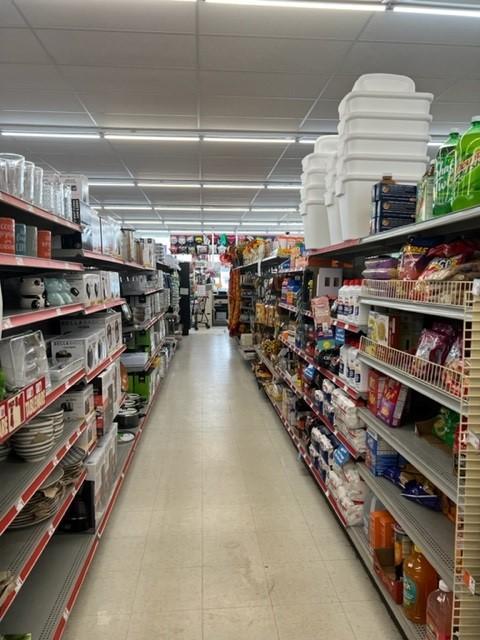 1008 S Broadway - aisle 1.jpg