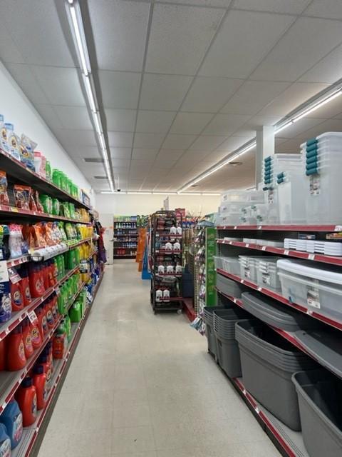 1008 S Broadway - aisle 2.jpg