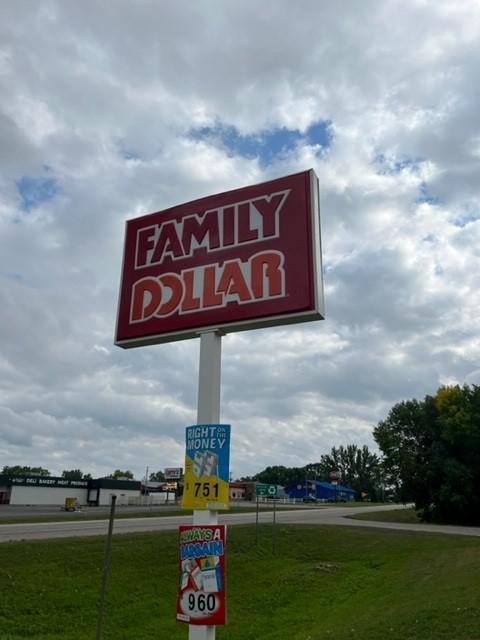 1008 S Broadway - sign.jpg
