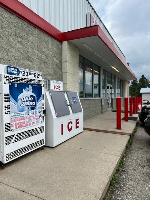 1008 S Broadway - front pic ice.jpg