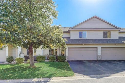 Wonderful move-in ready townhome in a great location! Only seconds from the front door to the city’s expansive trail system along the beautiful Minnesota River Valley and connecting to several regional and state recreation trails and areas!