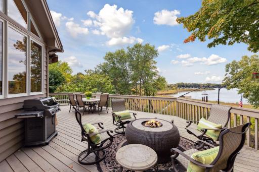 7640 Crimson Bay Road, Chaska, MN 55318