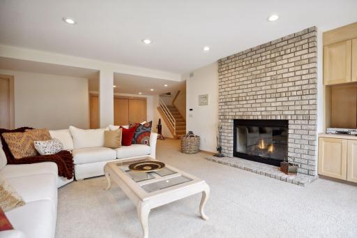7640 Crimson Bay Road, Chaska, MN 55318