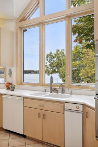7640 Crimson Bay Road, Chaska, MN 55318