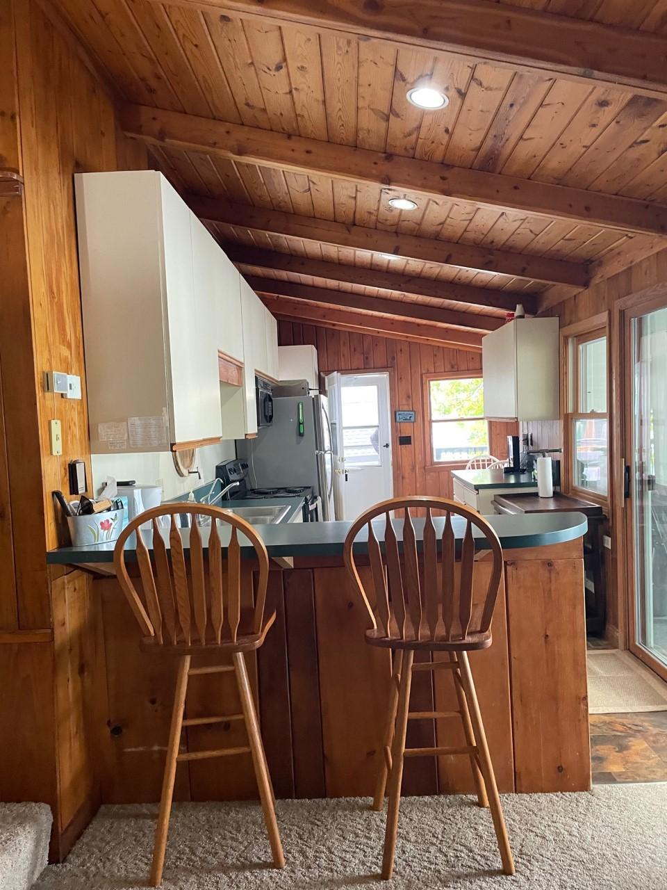 Pelican Lake - 7 - kitchen - 10-4-22.jpg