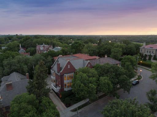 1301 Mount Curve Avenue, Minneapolis, MN 55403