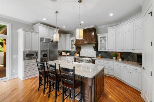 4834 Timber Ridge Circle, Minnetonka, MN 55345