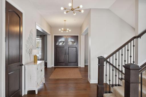 11024 Aquila Bluffs Circle, Bloomington, MN 55438