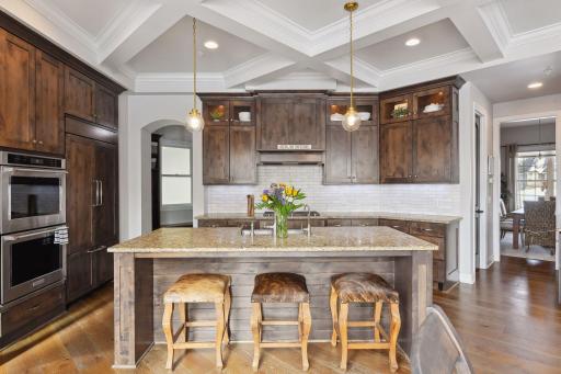 11024 Aquila Bluffs Circle, Bloomington, MN 55438