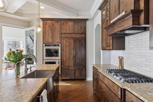 11024 Aquila Bluffs Circle, Bloomington, MN 55438