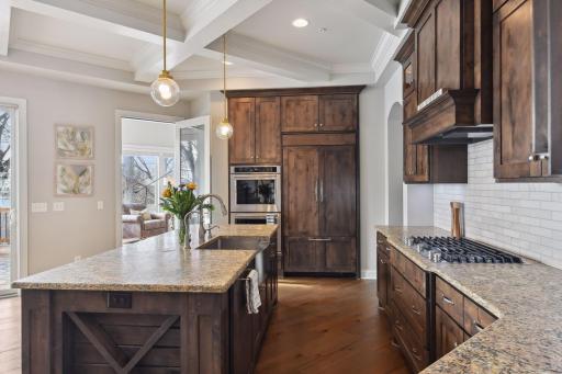 11024 Aquila Bluffs Circle, Bloomington, MN 55438