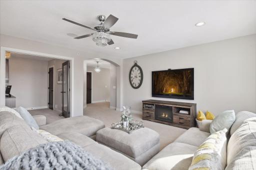 11024 Aquila Bluffs Circle, Bloomington, MN 55438