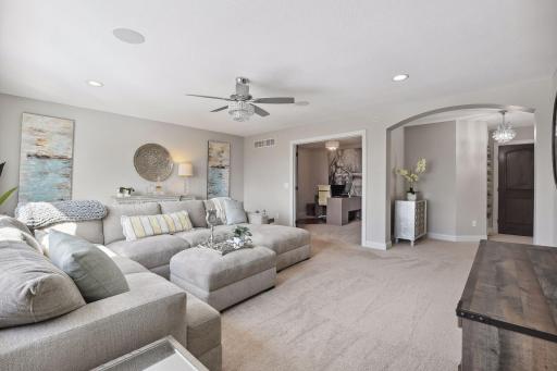11024 Aquila Bluffs Circle, Bloomington, MN 55438