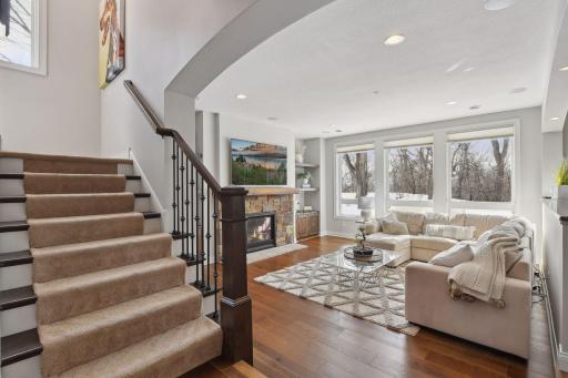11024 Aquila Bluffs Circle, Bloomington, MN 55438