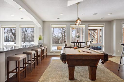 11024 Aquila Bluffs Circle, Bloomington, MN 55438