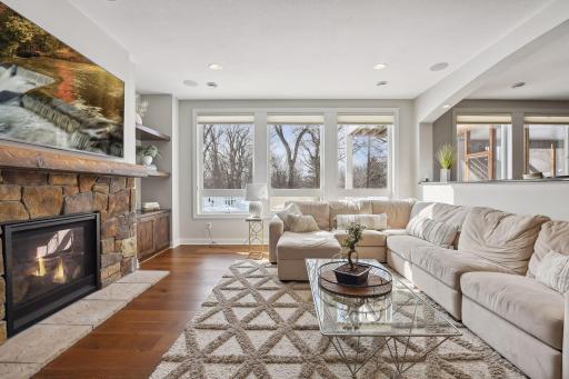 11024 Aquila Bluffs Circle, Bloomington, MN 55438