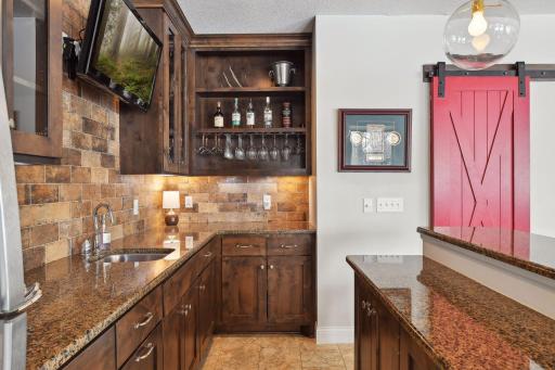 11024 Aquila Bluffs Circle, Bloomington, MN 55438