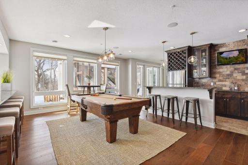 11024 Aquila Bluffs Circle, Bloomington, MN 55438