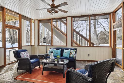 11024 Aquila Bluffs Circle, Bloomington, MN 55438