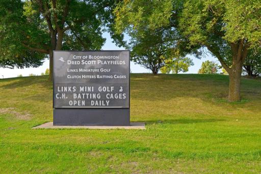 11024 Aquila Bluffs Circle, Bloomington, MN 55438
