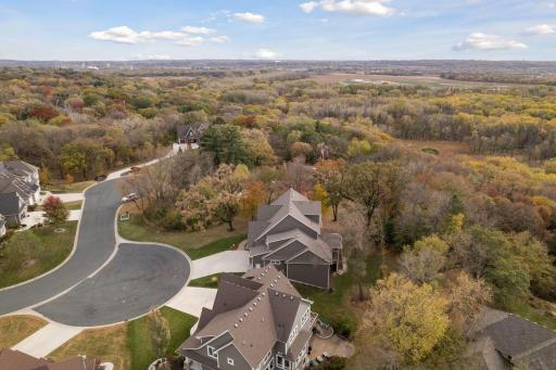 11024 Aquila Bluffs Circle, Bloomington, MN 55438