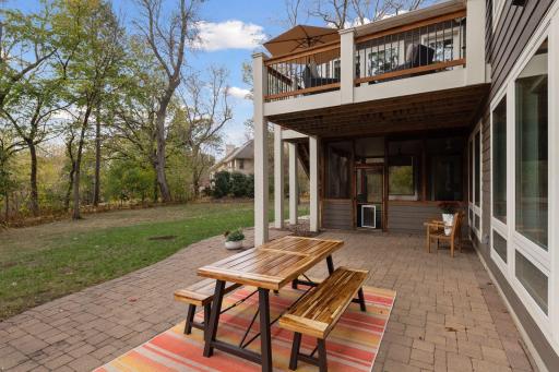 11024 Aquila Bluffs Circle, Bloomington, MN 55438