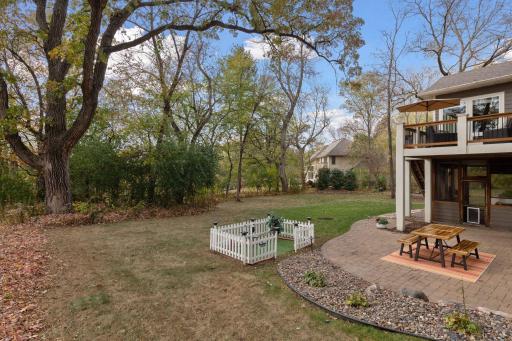 11024 Aquila Bluffs Circle, Bloomington, MN 55438