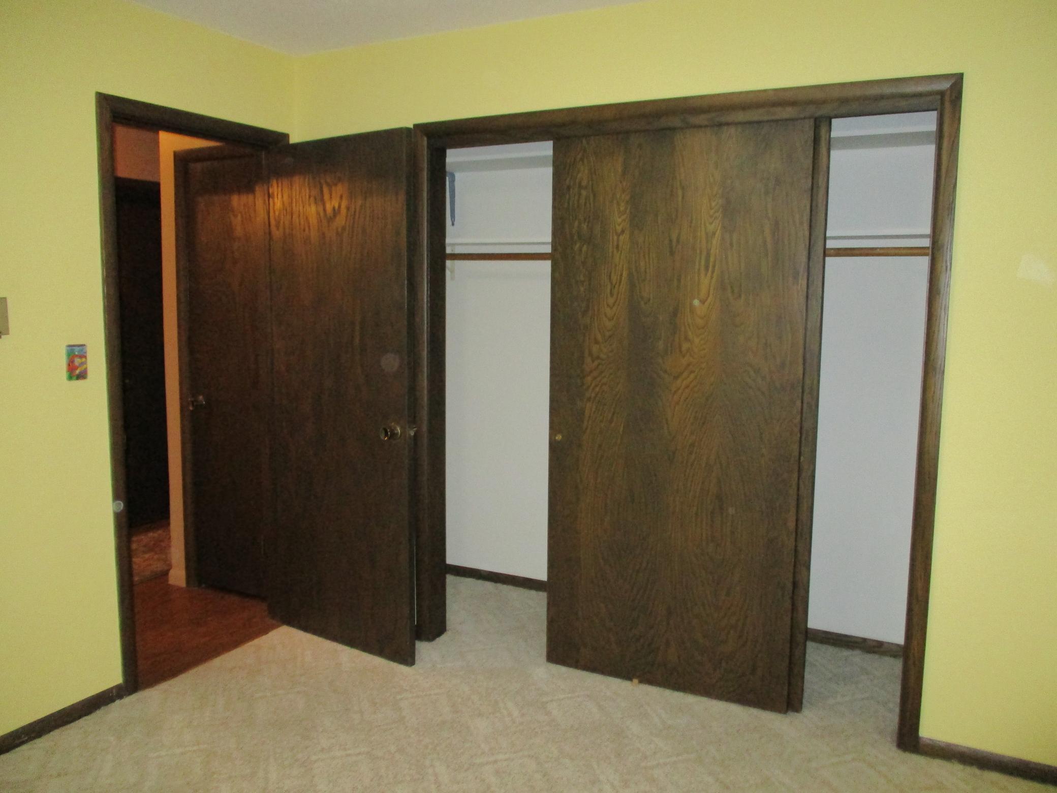 25. Bedroom 3 (2).JPG