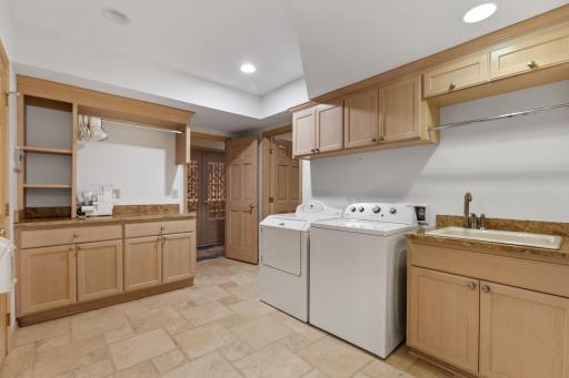 500 Oxford Road, Long Lake, MN 55356