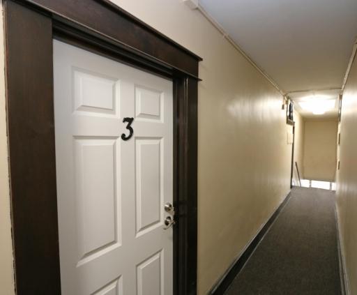Interior - 1914 University Apartments 18.jpg