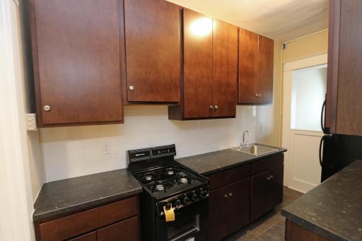 Interior - 1914 University Apartments - 15.jpg