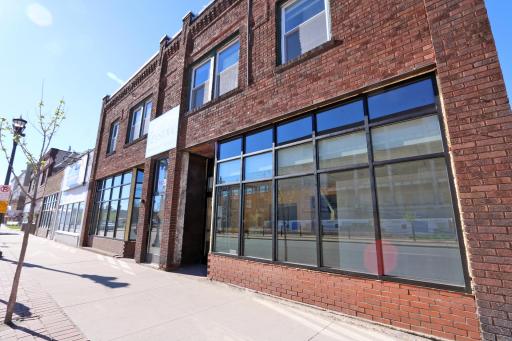 Exterior - 1910 University Ave W & 1912 University Ave W 3.jpg