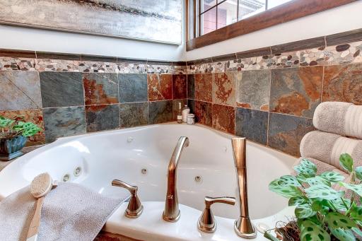 11981 Eaken Avenue SE, Delano, MN 55328