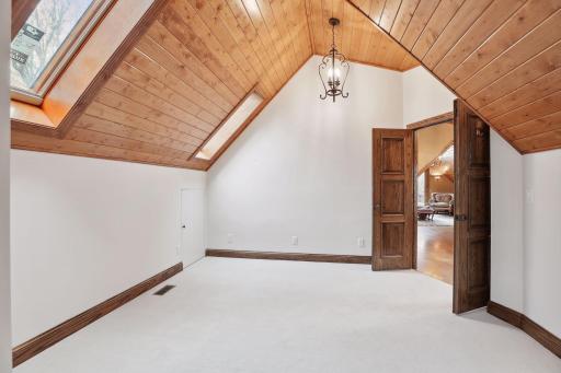 2152 Charlton Road, Sunfish Lake, MN 55118