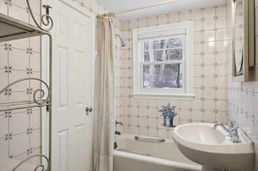 3921 Tramore Lane, Wayzata, MN 55391