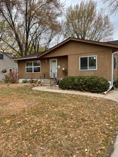 1127 Parallel Street, Chaska, MN 55318