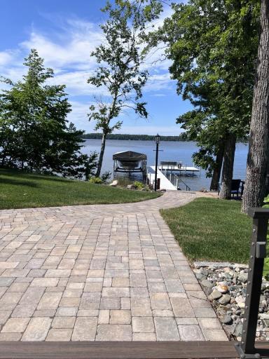 Spectacular lake views with a gradual slope to the pristine shoreline!