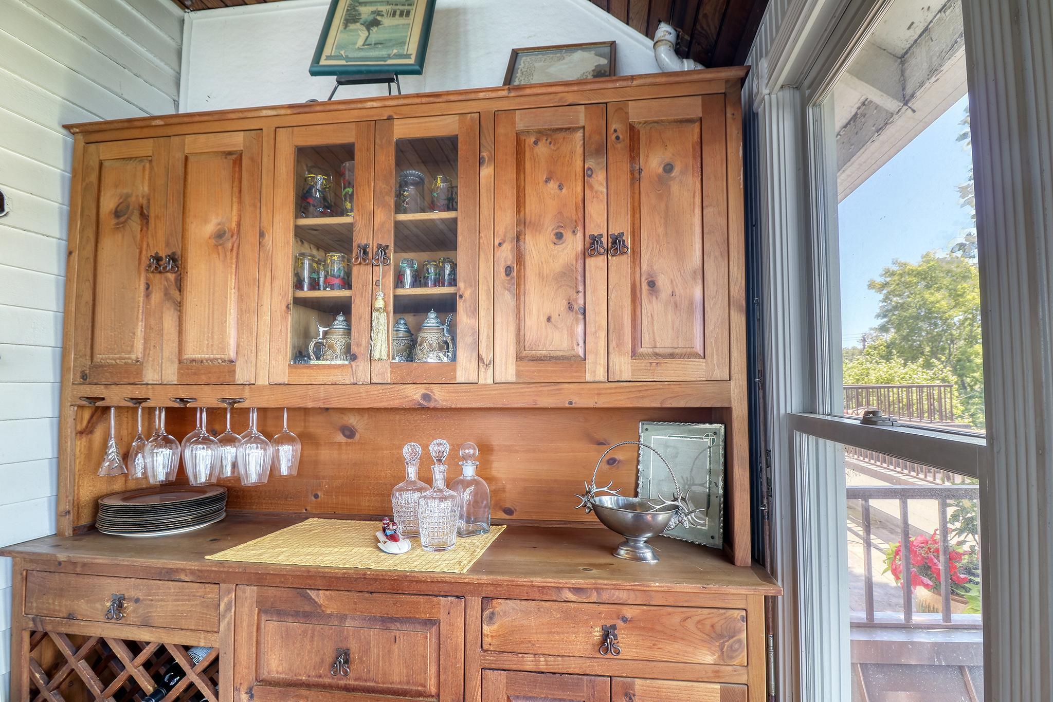 Upstairs Sunroom Bar.jpg