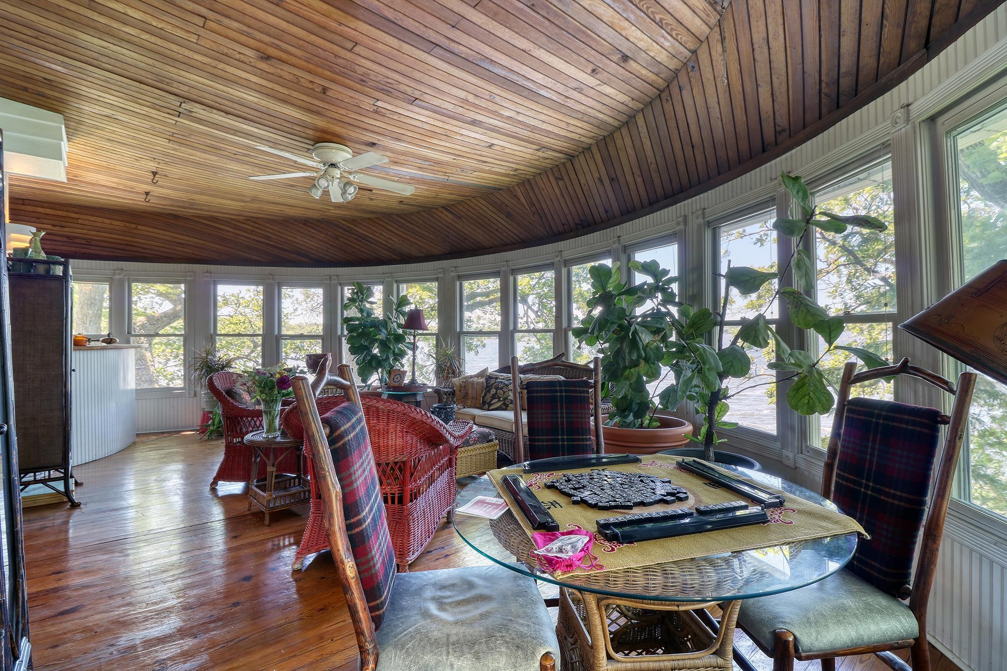 Upstairs Sunroom1_2.jpg