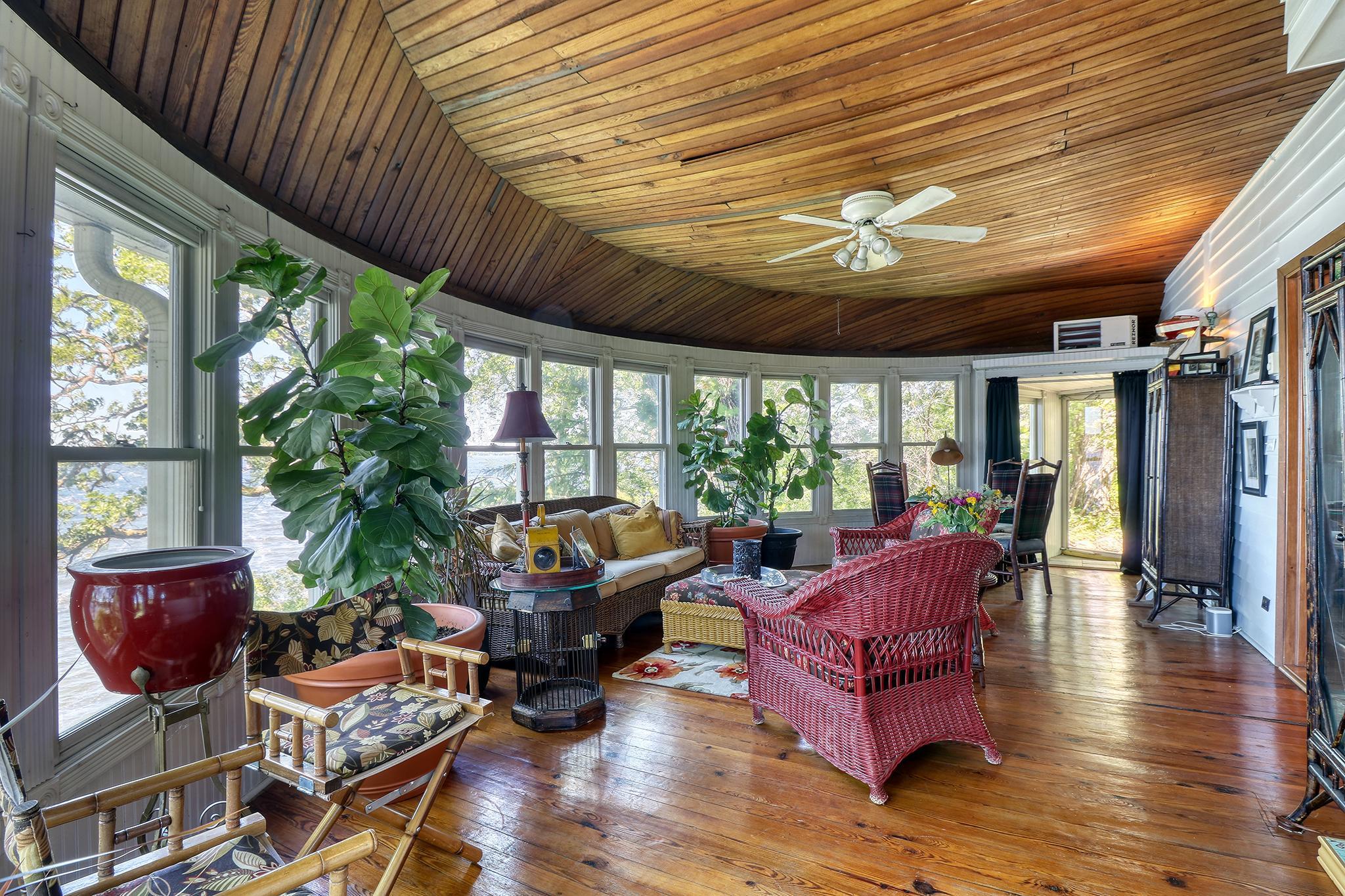 Upstairs Sunroom1_3.jpg