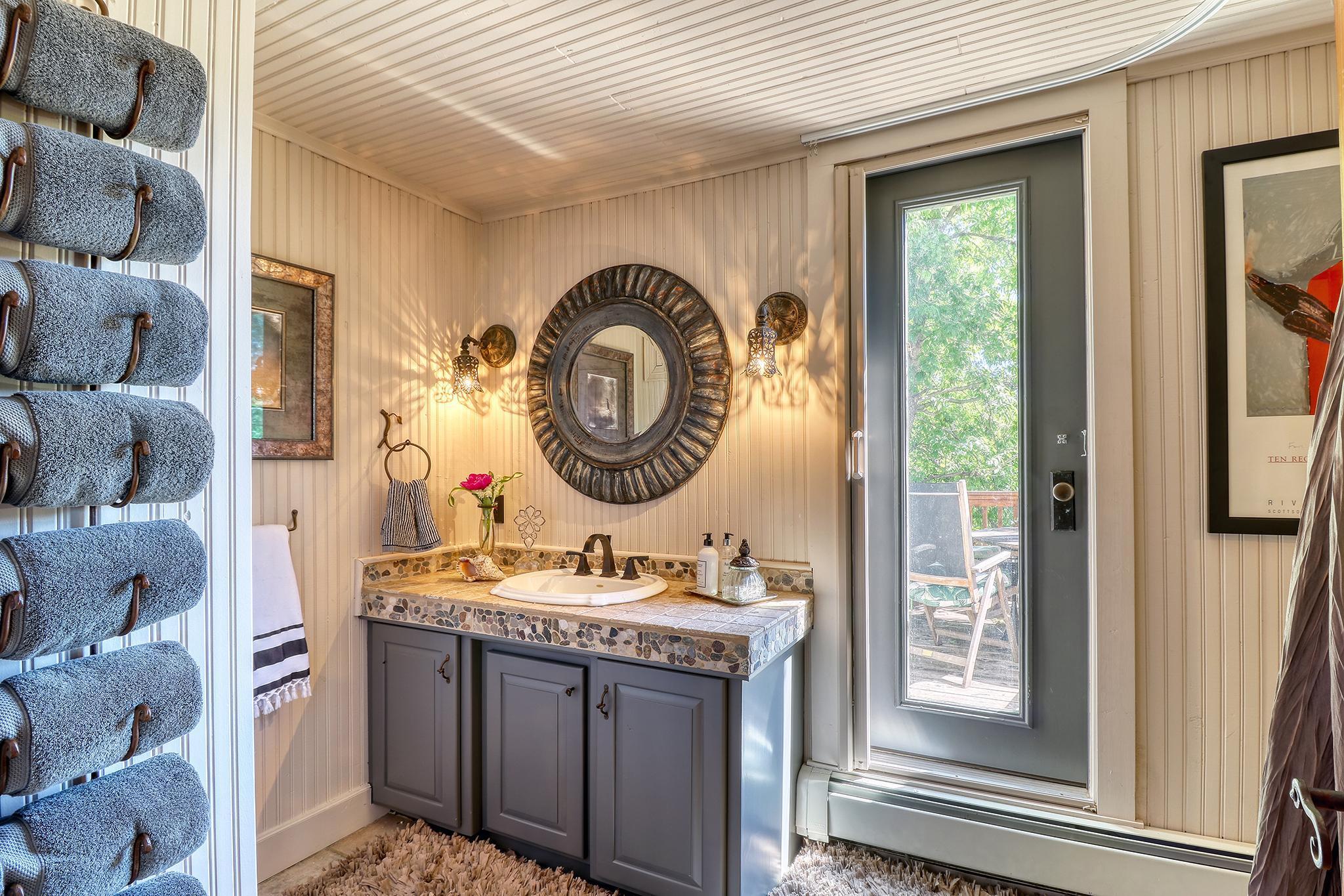 Upstairs Bathroom1_0.jpg