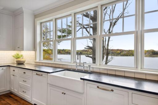 Popular apron farmhouse sink