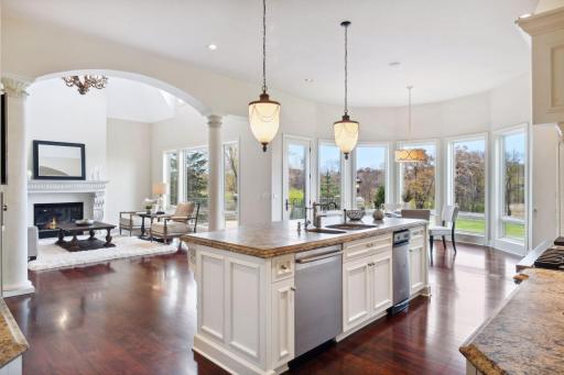 18734 Melrose Chase, Eden Prairie, MN 55347