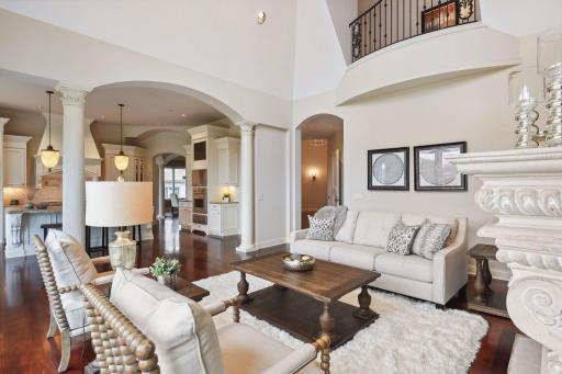 18734 Melrose Chase, Eden Prairie, MN 55347