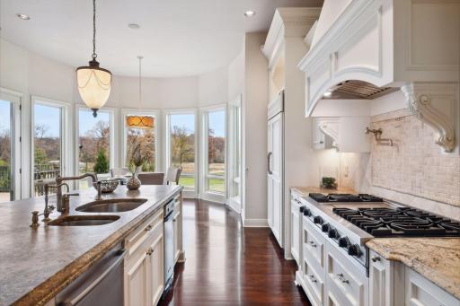 18734 Melrose Chase, Eden Prairie, MN 55347
