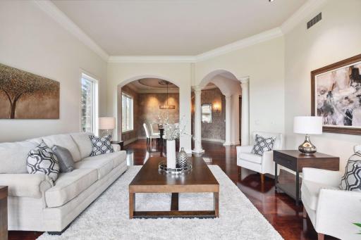 18734 Melrose Chase, Eden Prairie, MN 55347
