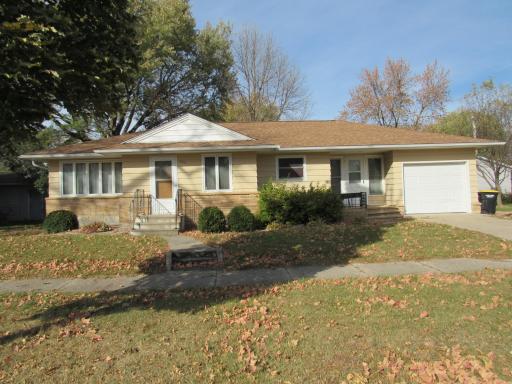 222 W 8th Street, Blue Earth, MN 56013
