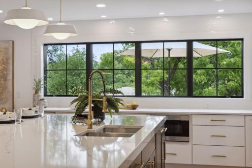 4828 W Sunnyslope Road, Edina, MN 55424